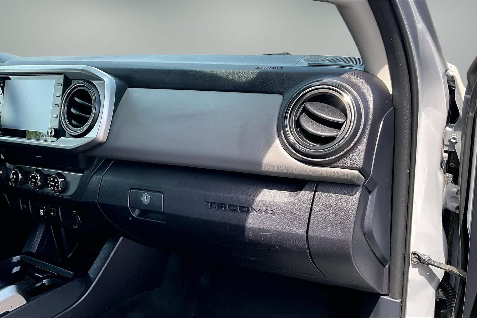 Thumbnail: 2020 Toyota Tacoma - 23
