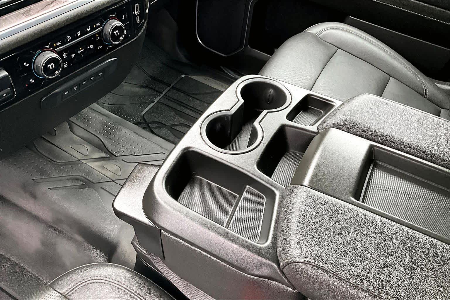 Thumbnail: 2024 Chevrolet Silverado 3500 - 16