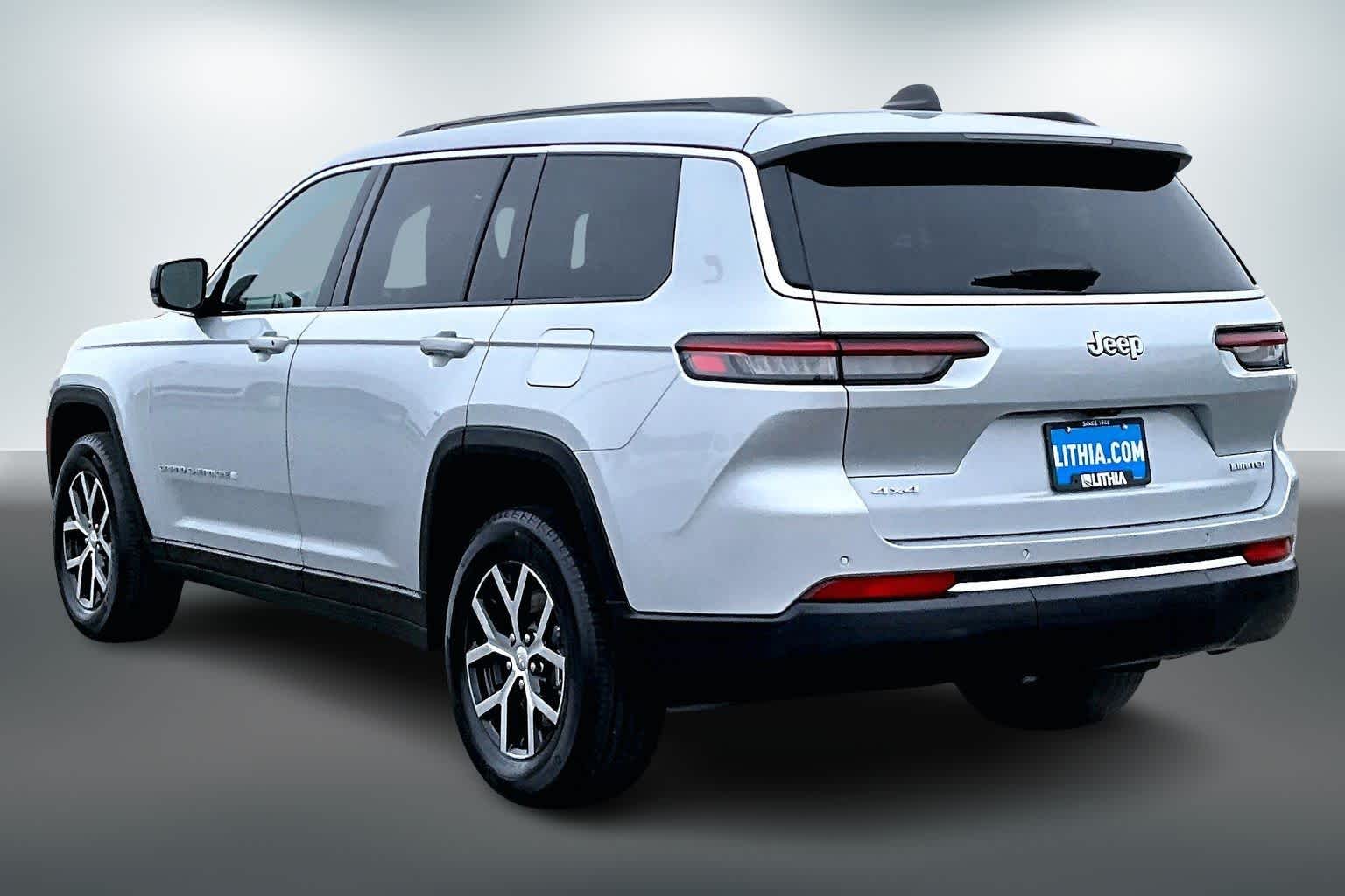 Thumbnail: 2024 Jeep Grand Cherokee L - 4