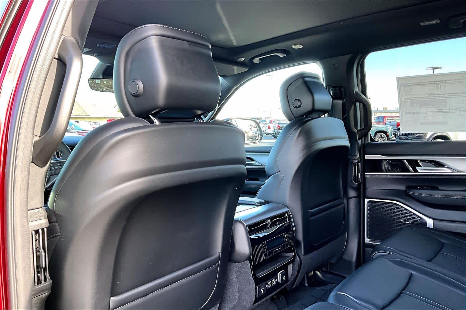 Thumbnail: 2026 Jeep Grand Wagoneer L - 11