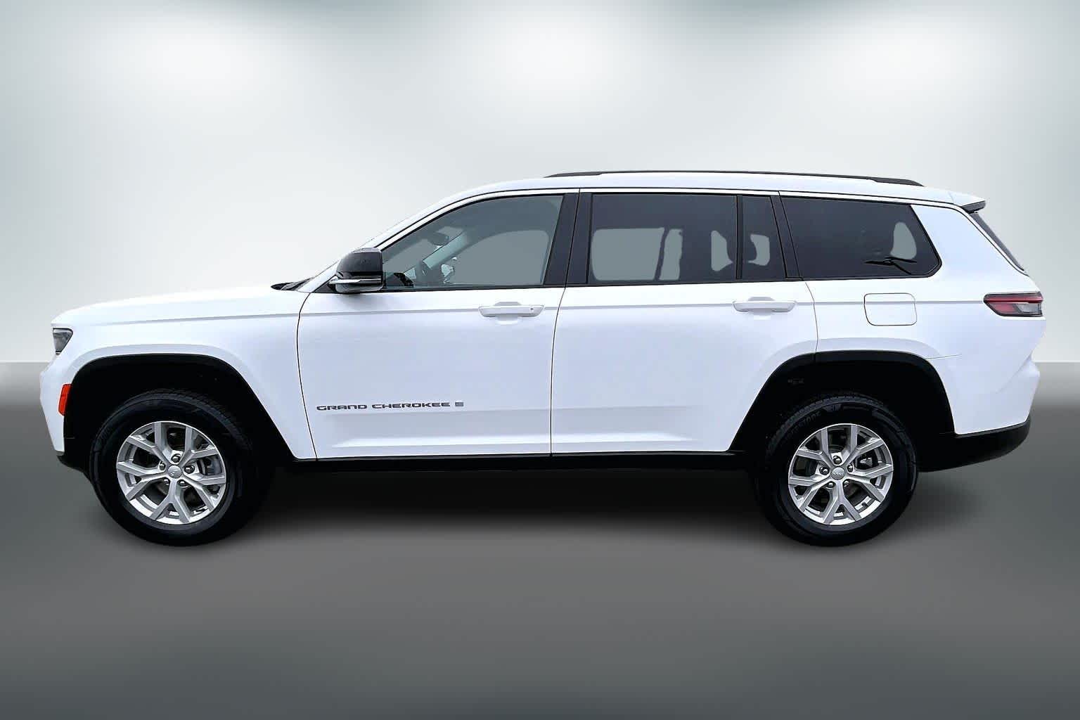 Thumbnail: 2023 Jeep Grand Cherokee - 3