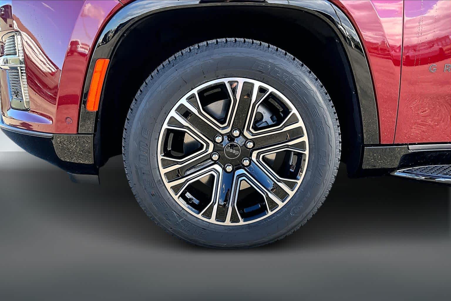 Thumbnail: 2026 Jeep Grand Wagoneer L - 7