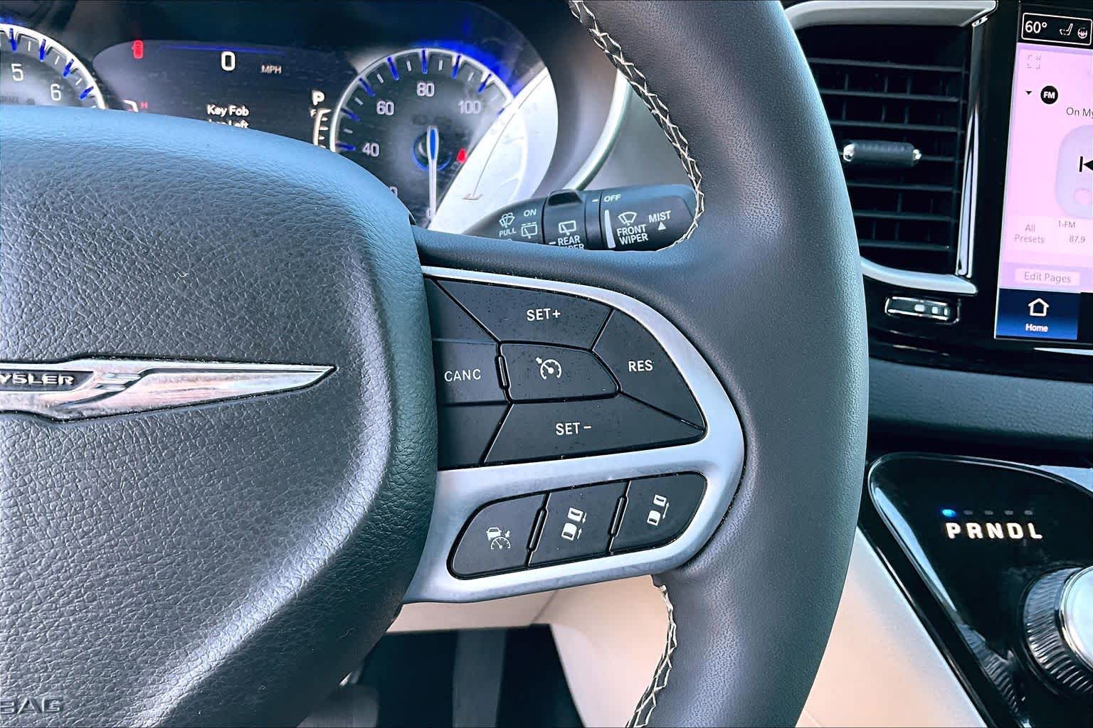 Thumbnail: 2023 Chrysler Pacifica - 23