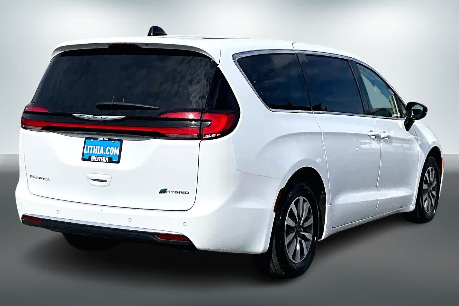 Thumbnail: 2024 Chrysler Pacifica - 22