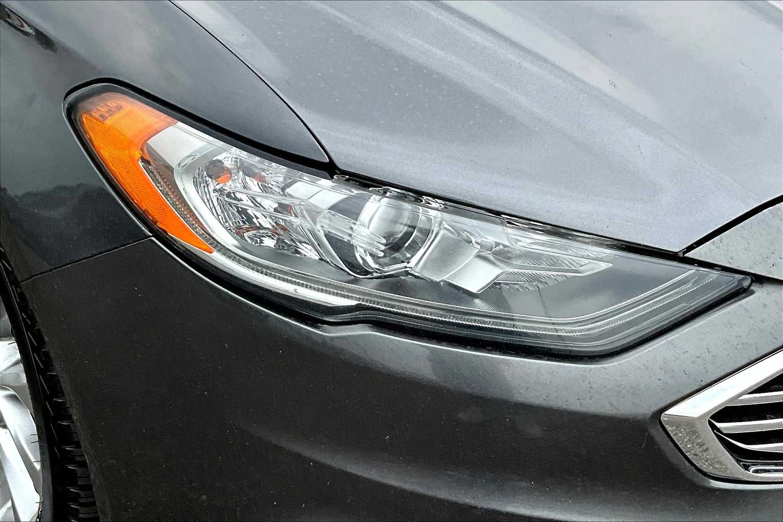 Thumbnail: 2017 Ford Fusion - 32