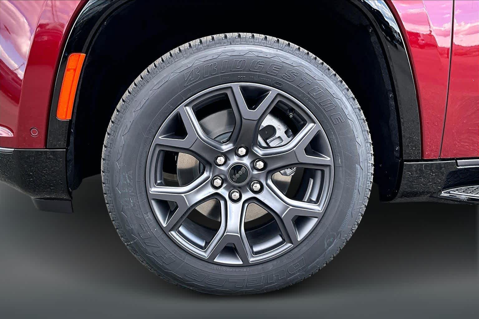 Thumbnail: 2026 Jeep Grand Wagoneer - 7