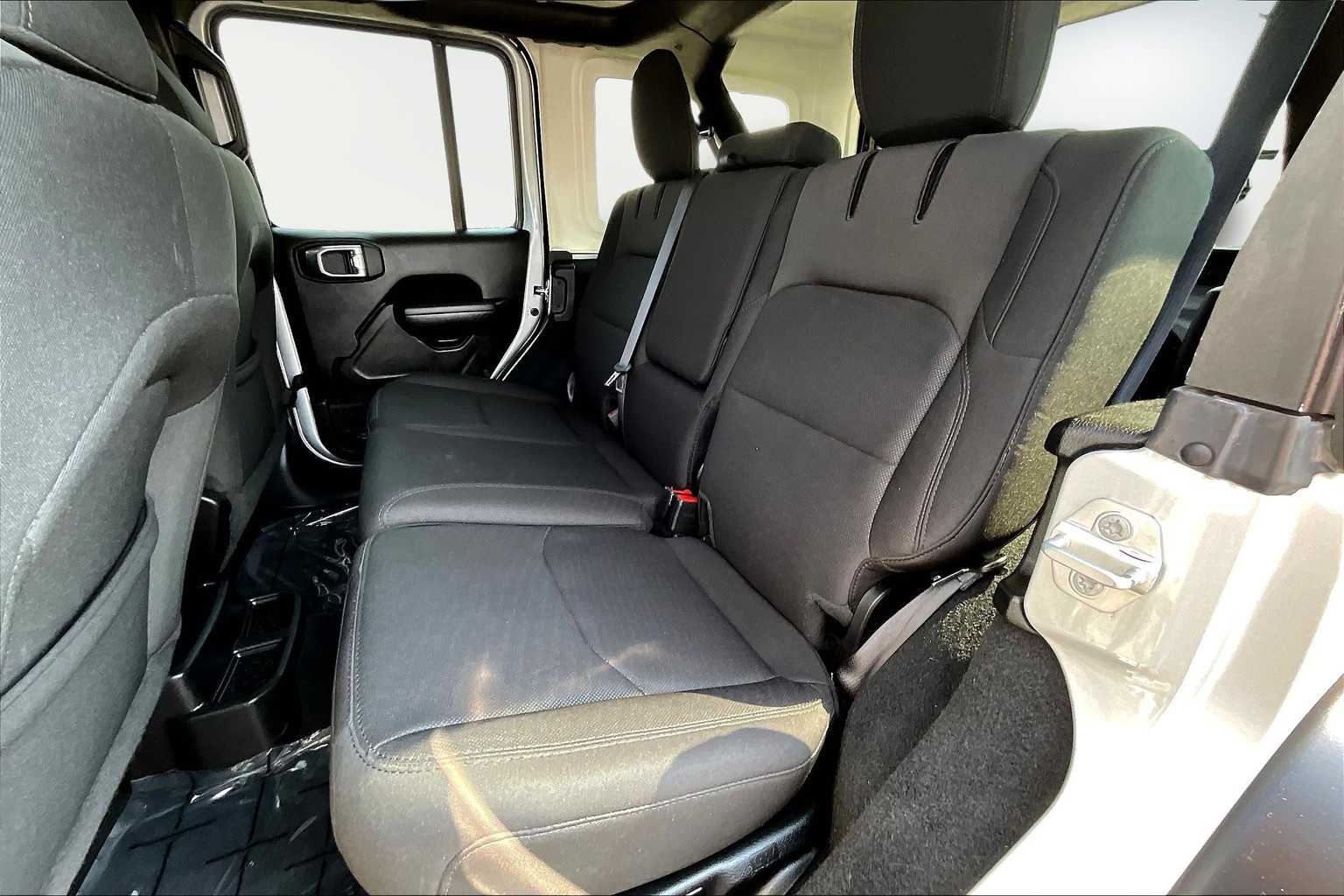 Thumbnail: 2023 Jeep Wrangler - 29