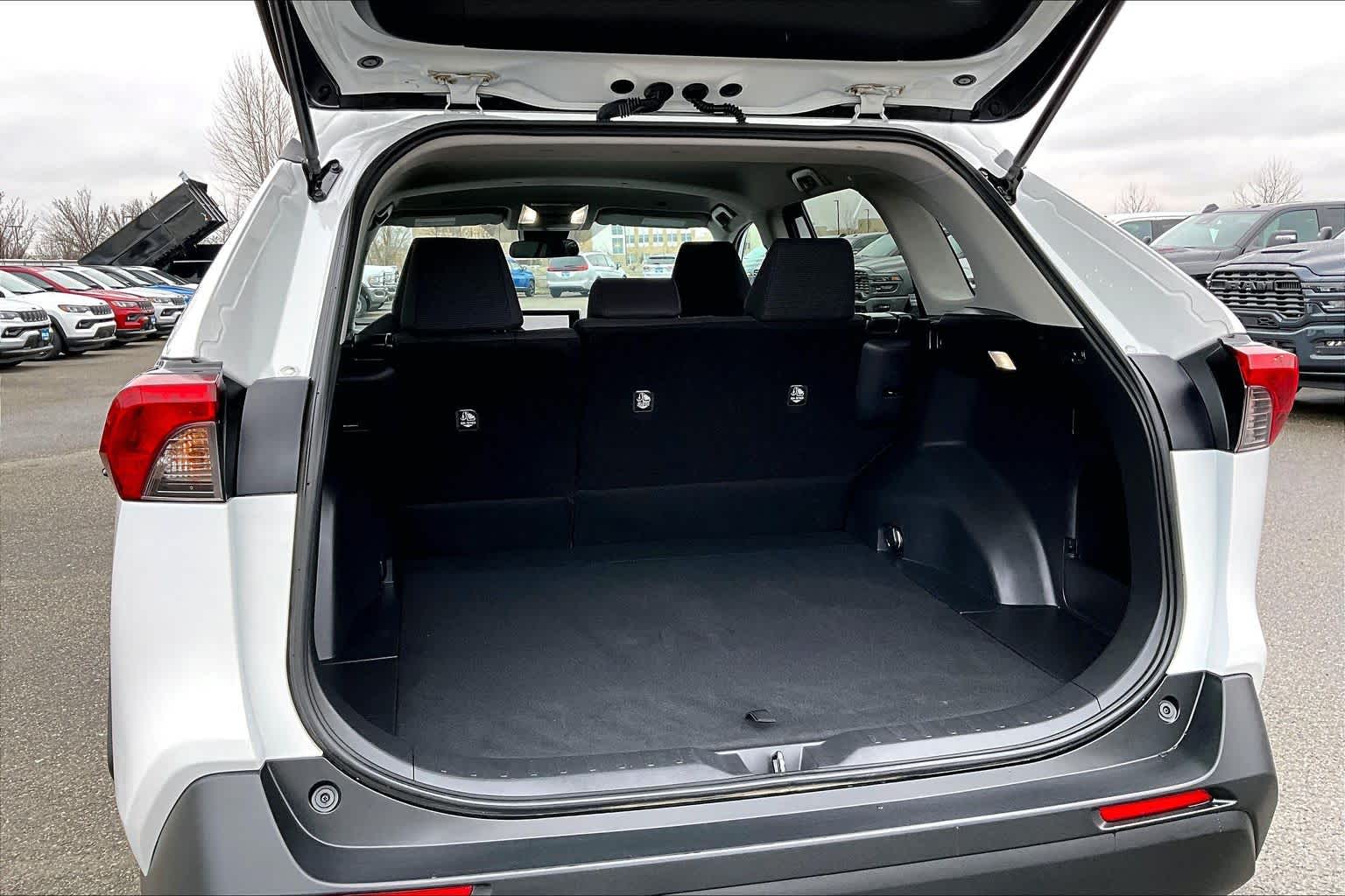 Thumbnail: 2023 Toyota RAV4 - 18