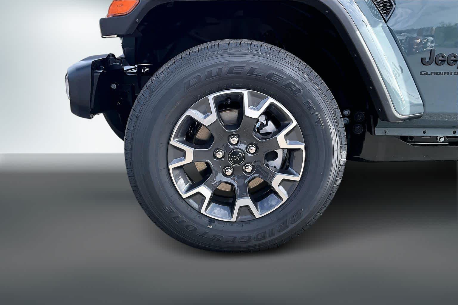 Thumbnail: 2026 Jeep Gladiator - 7