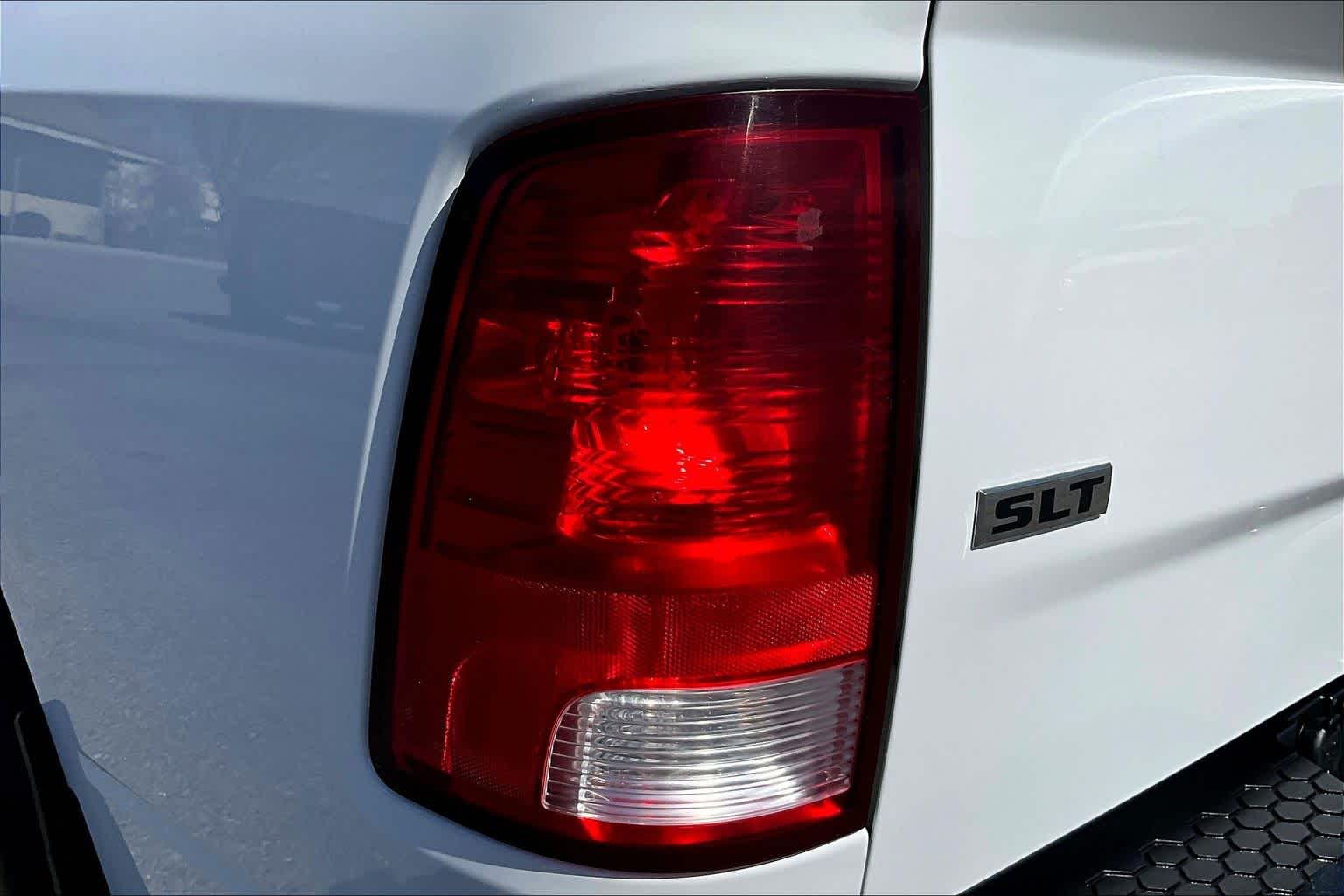 Thumbnail: 2022 RAM 1500 Classic - 32