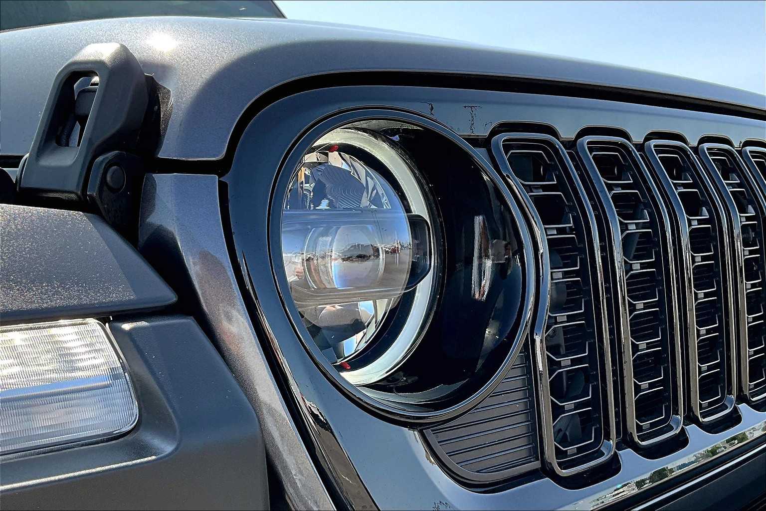 2024 Jeep Wrangler Sport 28