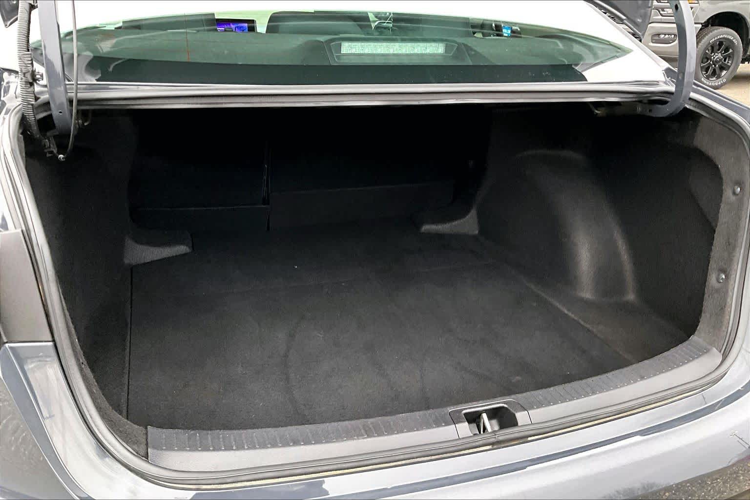 Thumbnail: 2024 Toyota Corolla - 18