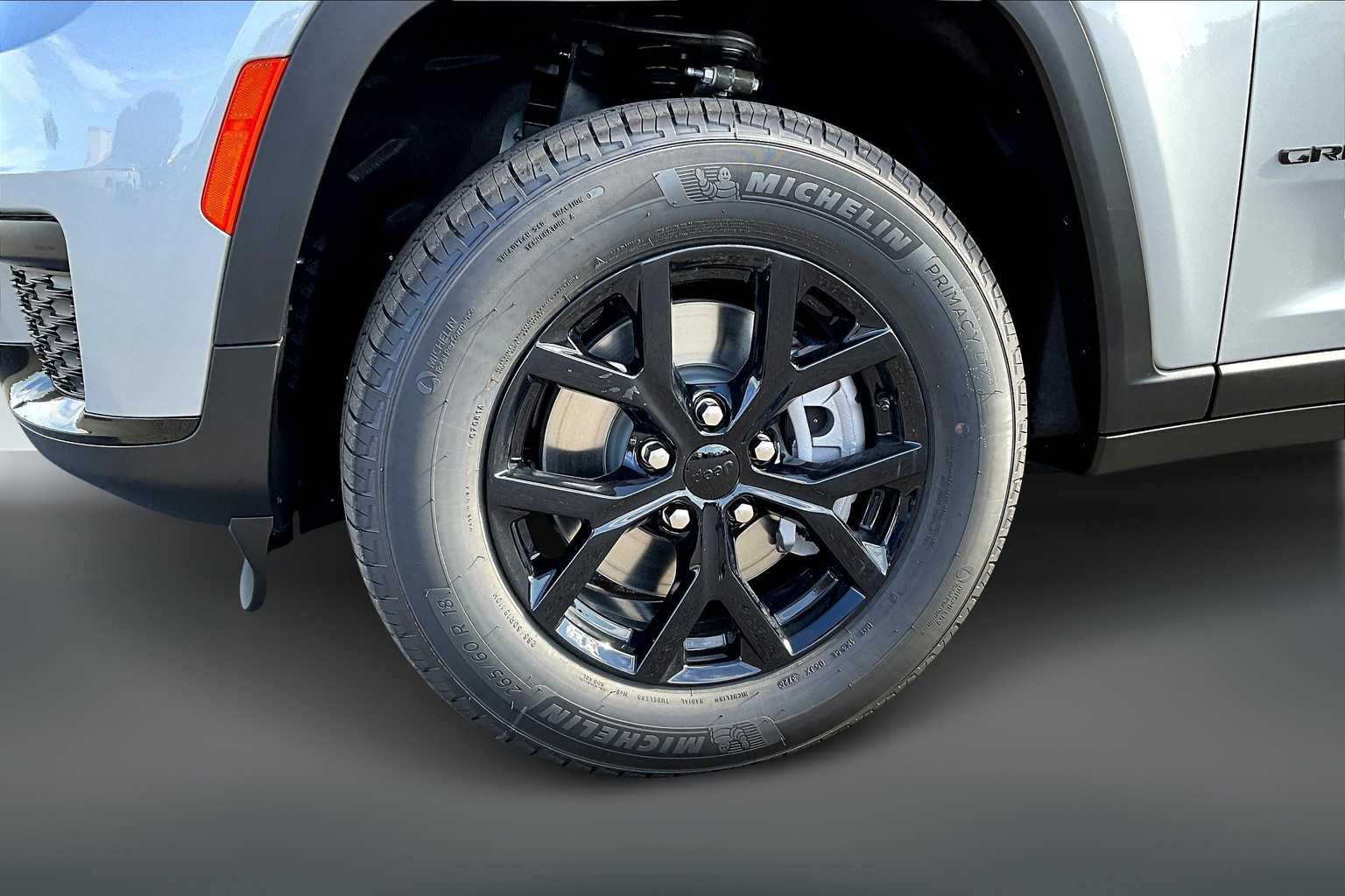 Thumbnail: 2025 Jeep Grand Cherokee - 8