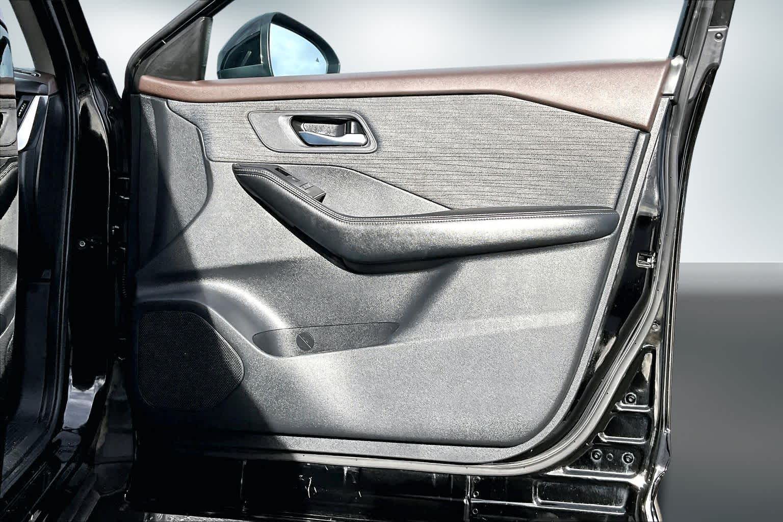 Thumbnail: 2023 Nissan Rogue - 29