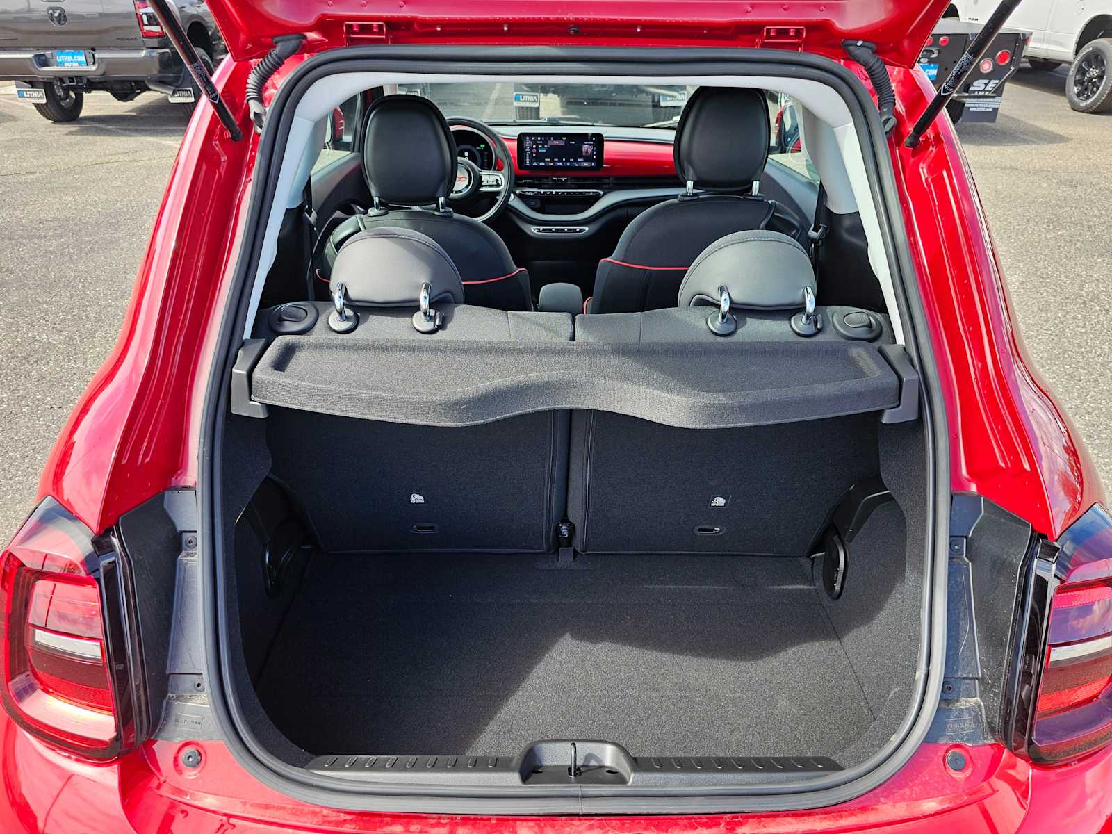 Thumbnail: 2024 Fiat 500e - 26