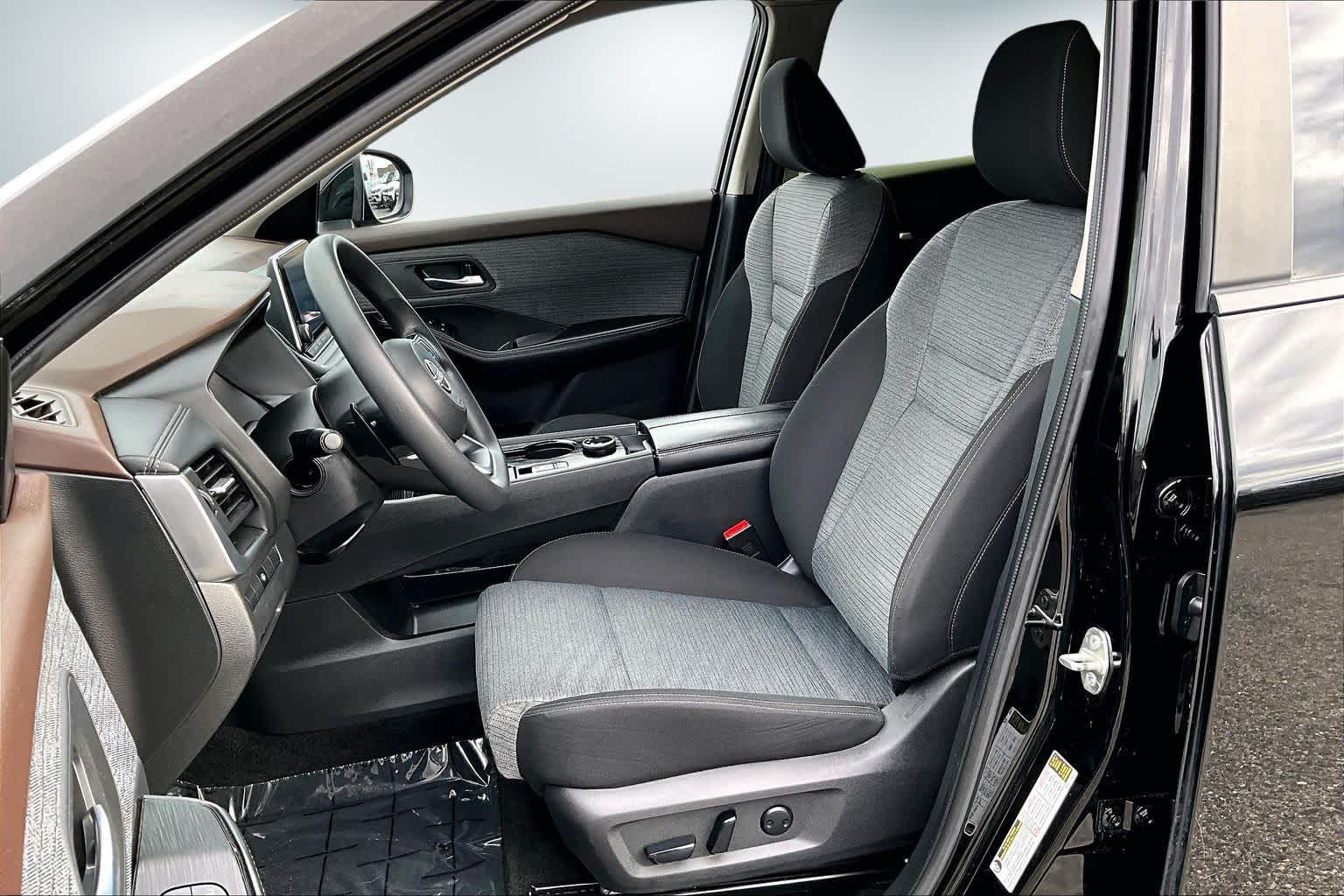 Thumbnail: 2023 Nissan Rogue - 11