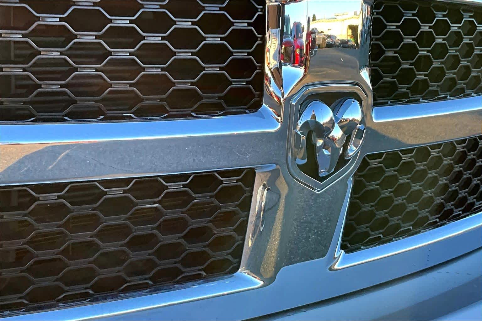 Thumbnail: 2023 RAM 1500 Classic - 34