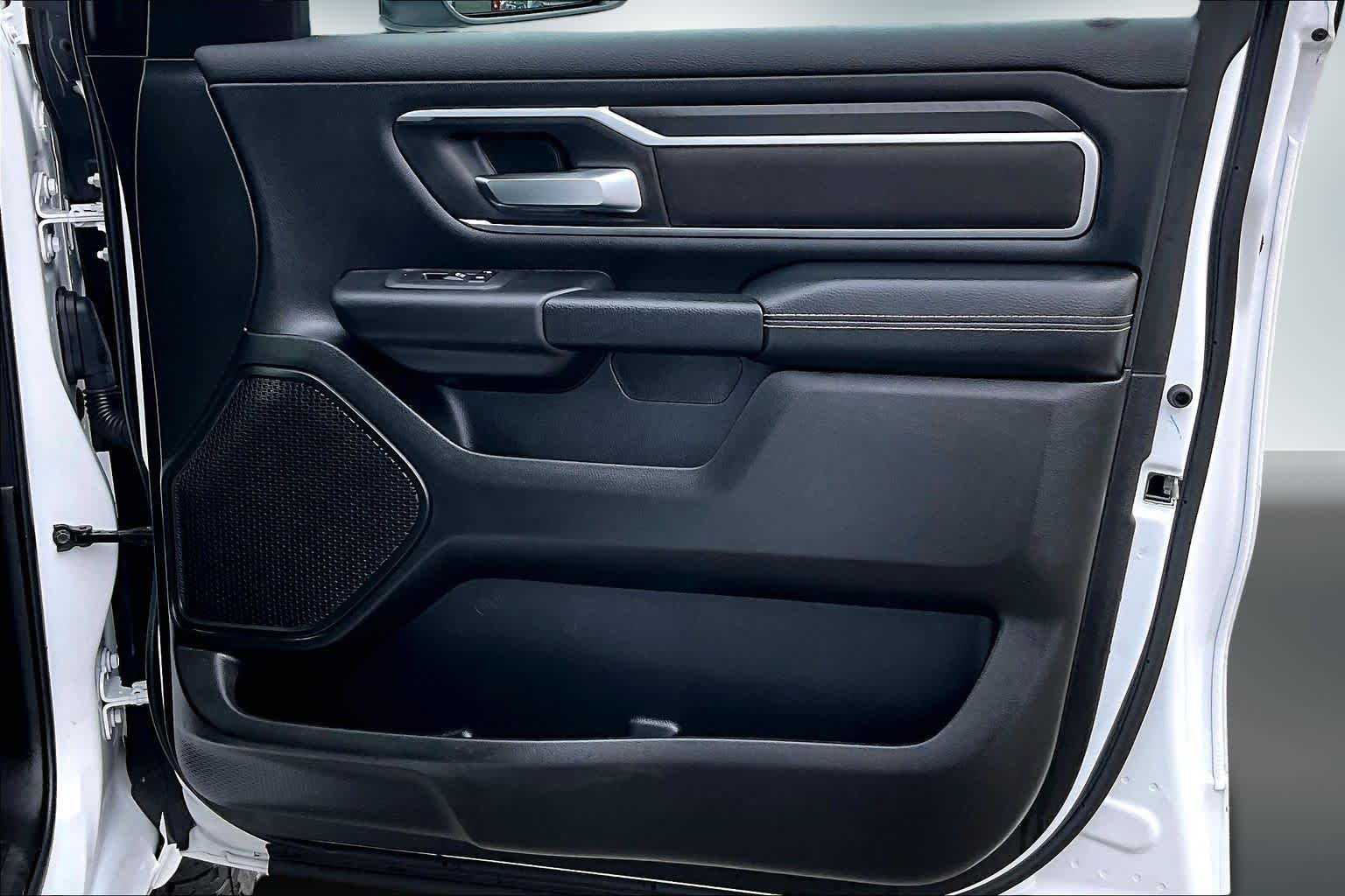 Thumbnail: 2025 RAM 1500 - 28