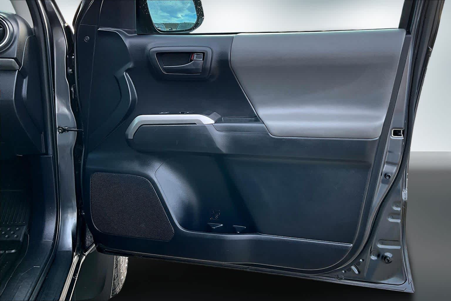 Thumbnail: 2021 Toyota Tacoma - 28