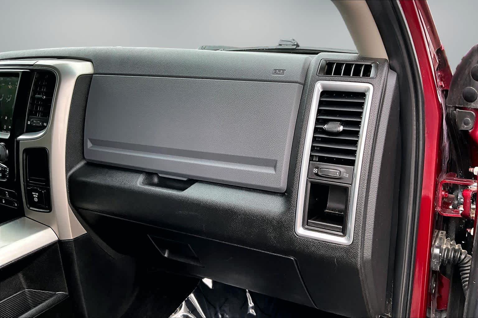 Thumbnail: 2019 RAM 1500 Classic - 22