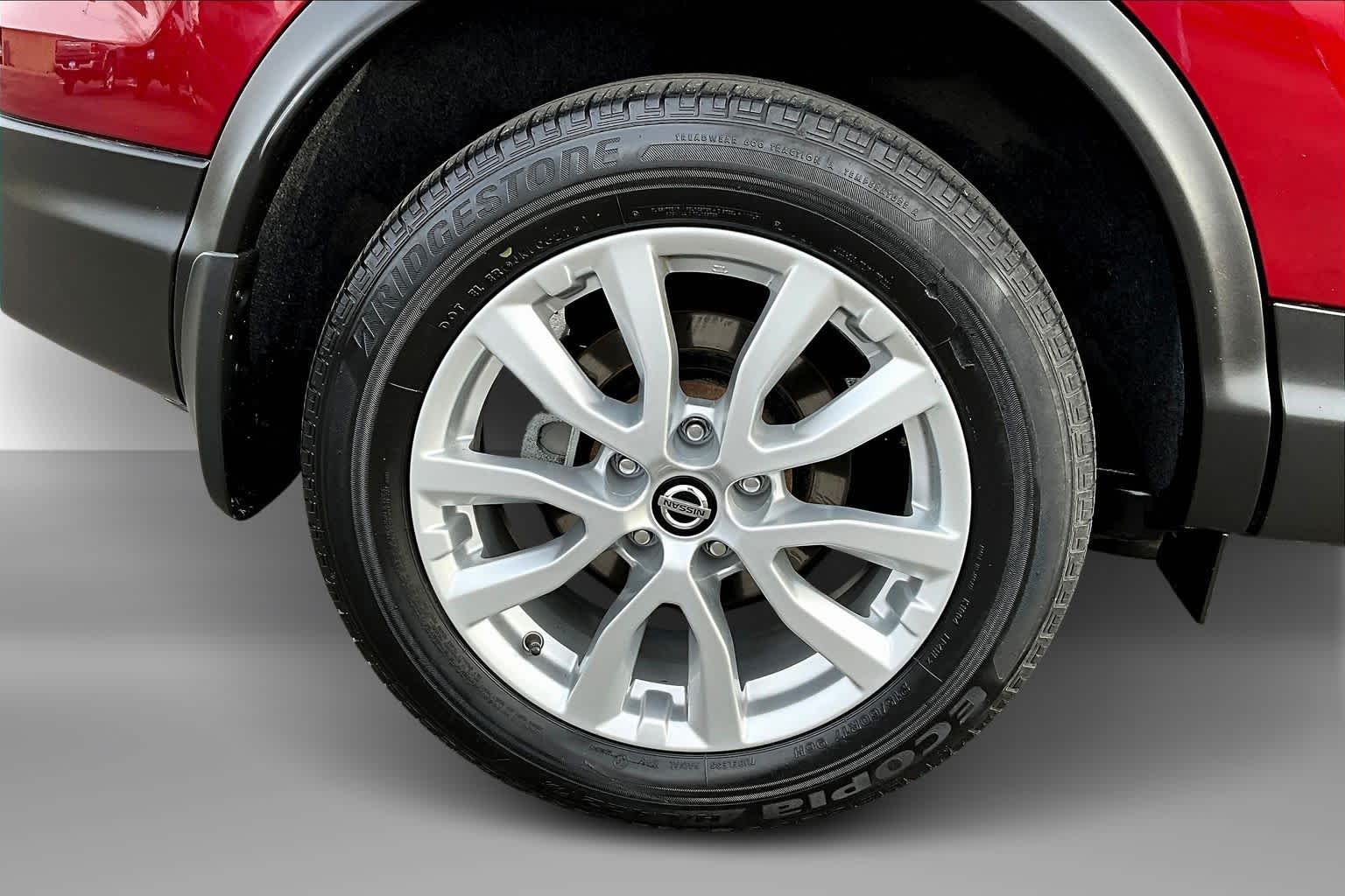 Thumbnail: 2021 Nissan Rogue Sport - 36