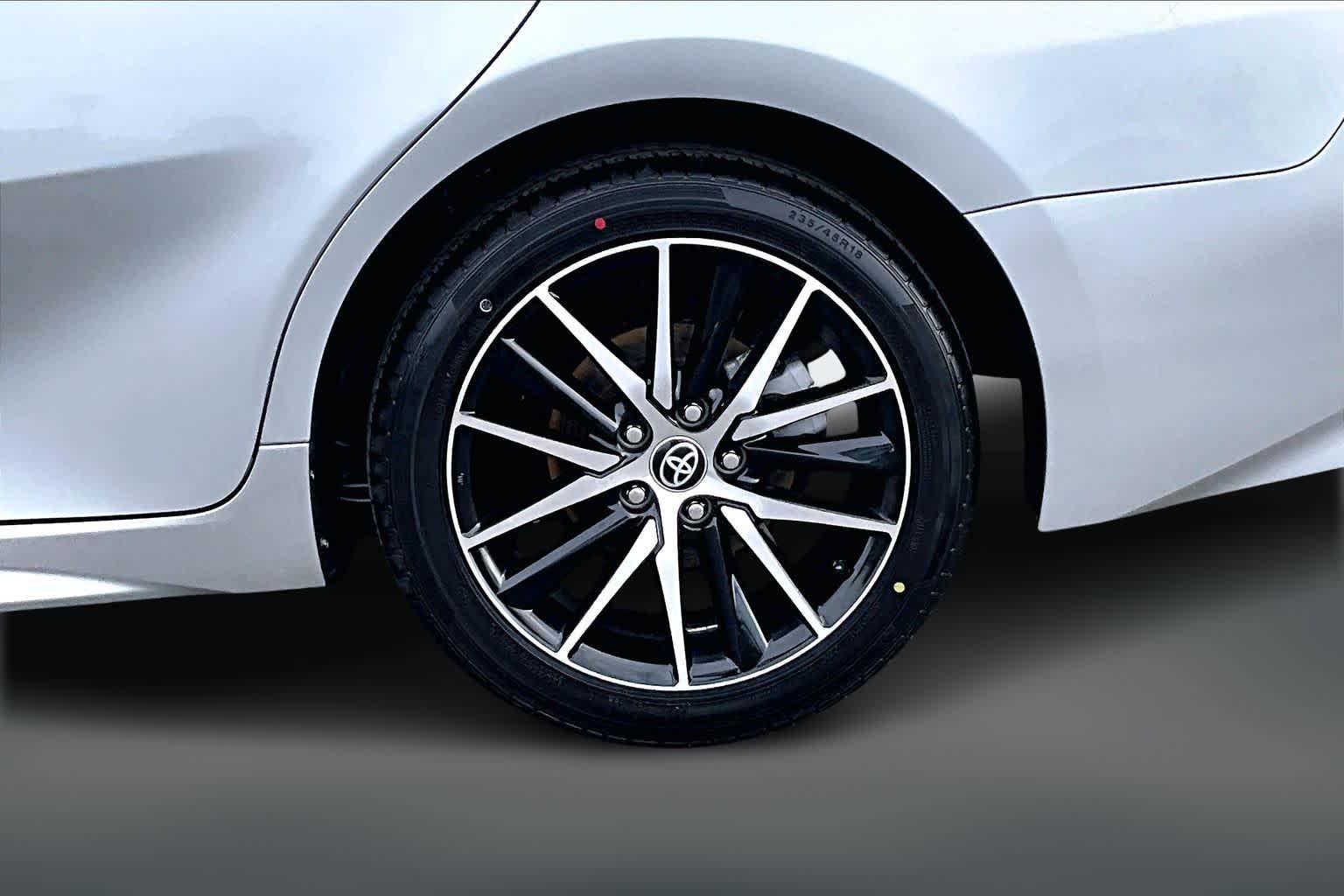 Thumbnail: 2023 Toyota Camry - 34