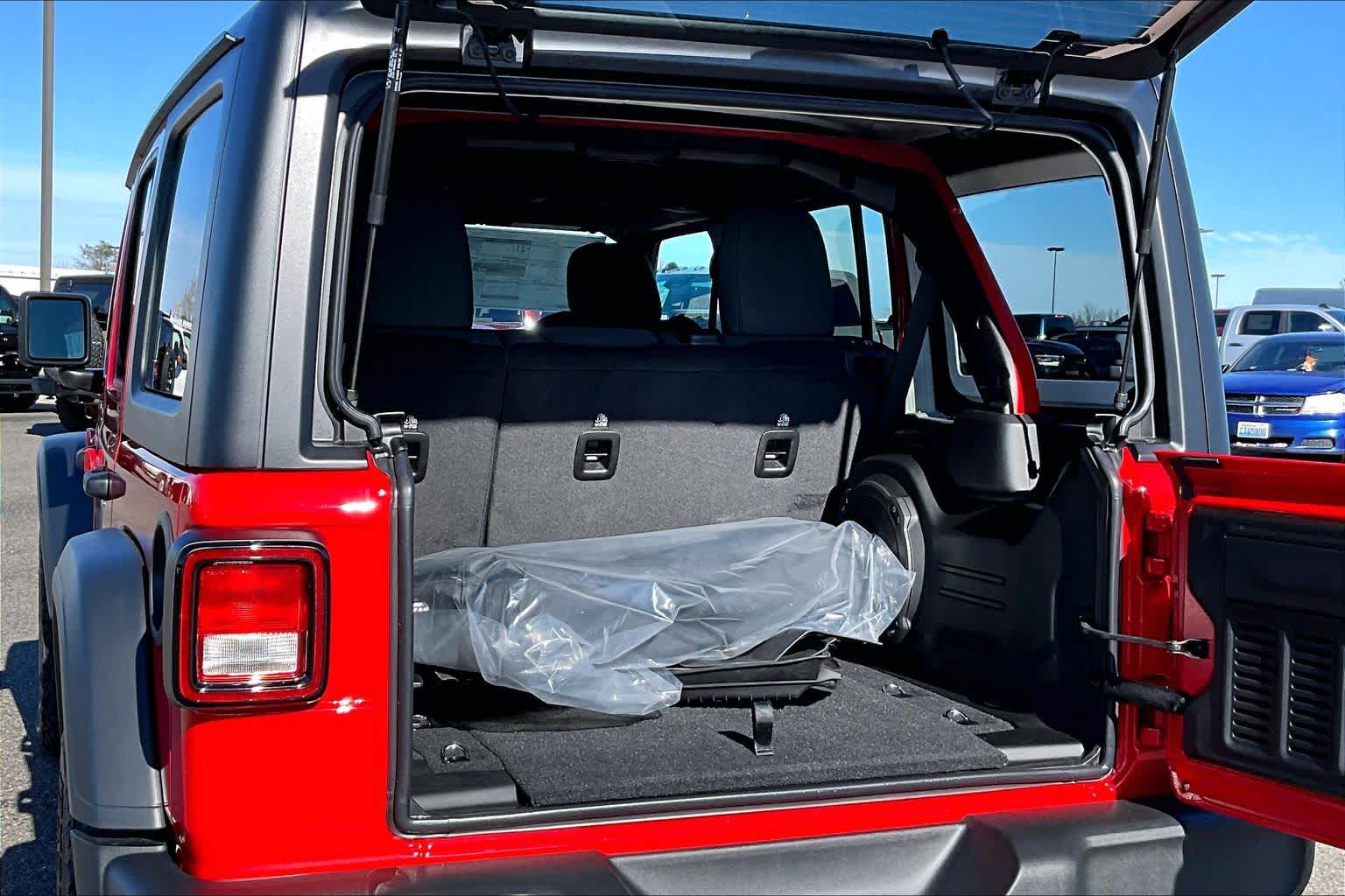 Thumbnail: 2026 Jeep Wrangler - 18