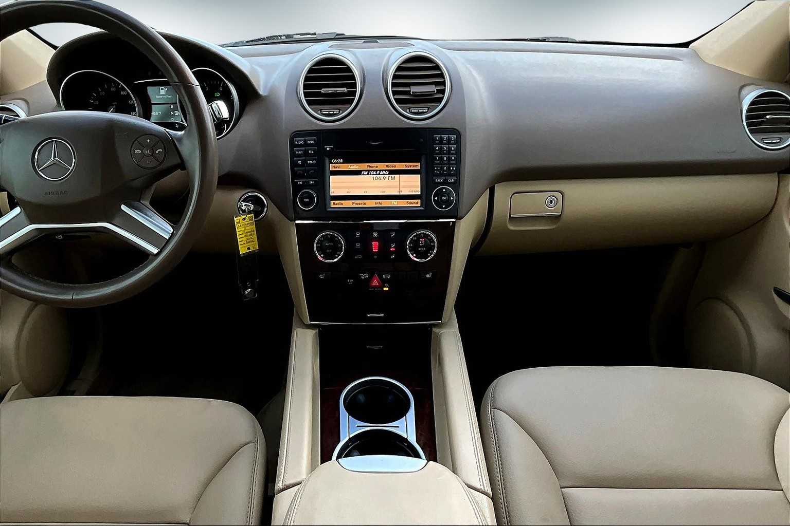 Thumbnail: 2011 Mercedes-Benz M-Class - 10