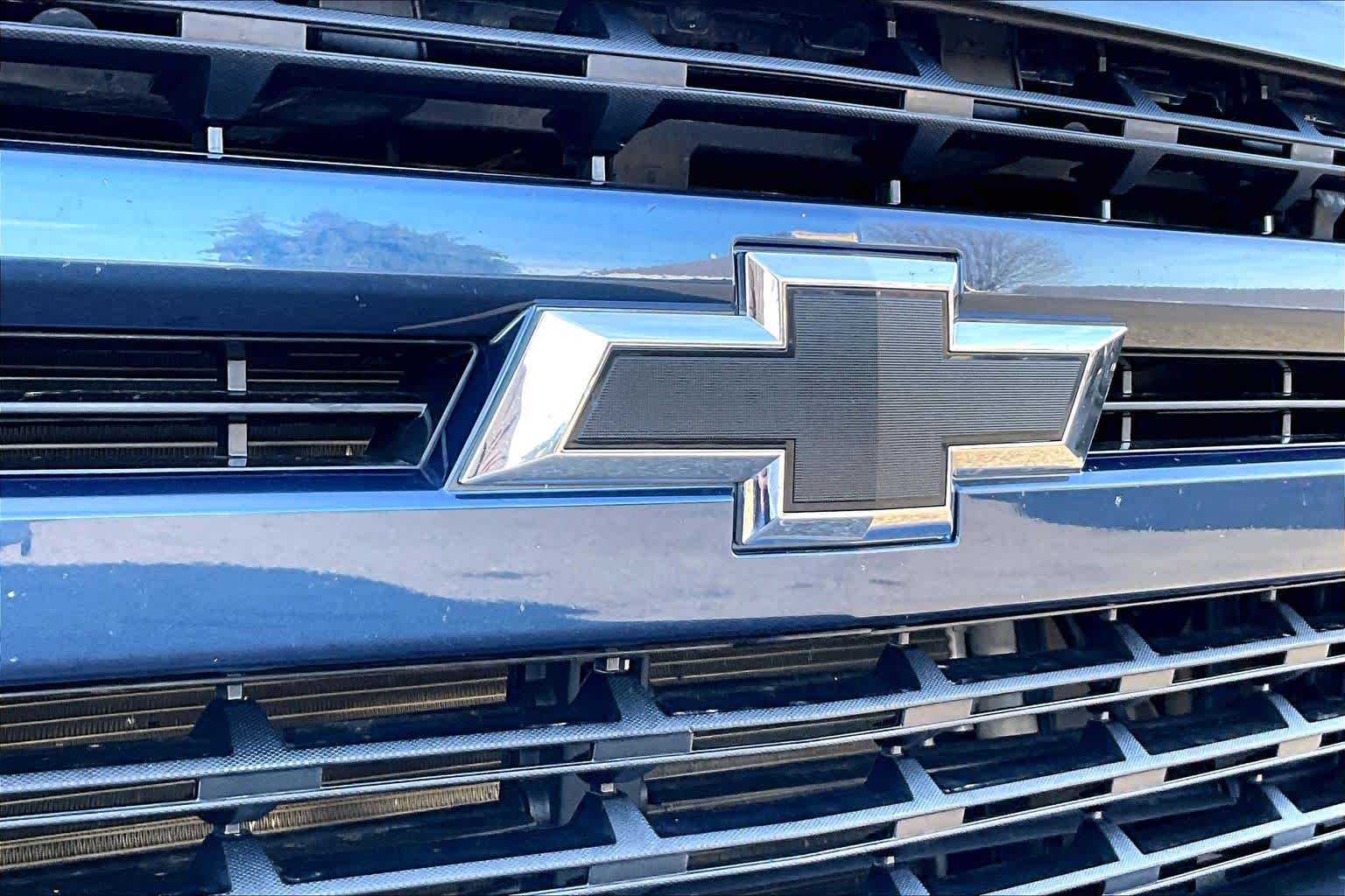 Thumbnail: 2019 Chevrolet Silverado 1500 - 32