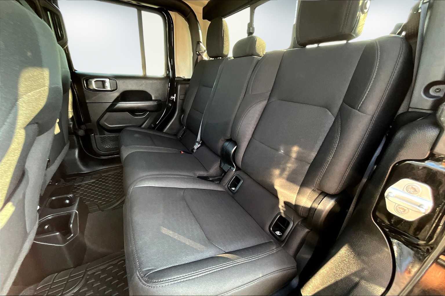 Thumbnail: 2020 Jeep Gladiator - 29