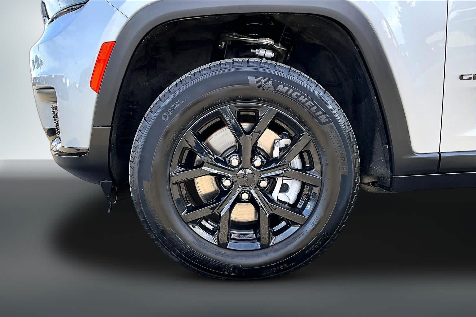 Thumbnail: 2024 Jeep Grand Cherokee L - 8