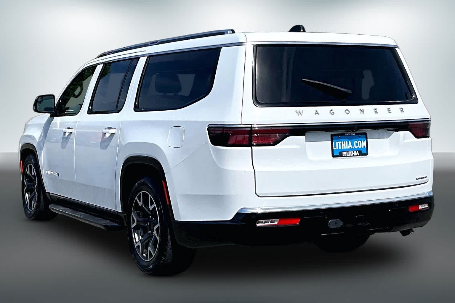 Thumbnail: 2024 Jeep Wagoneer - 4