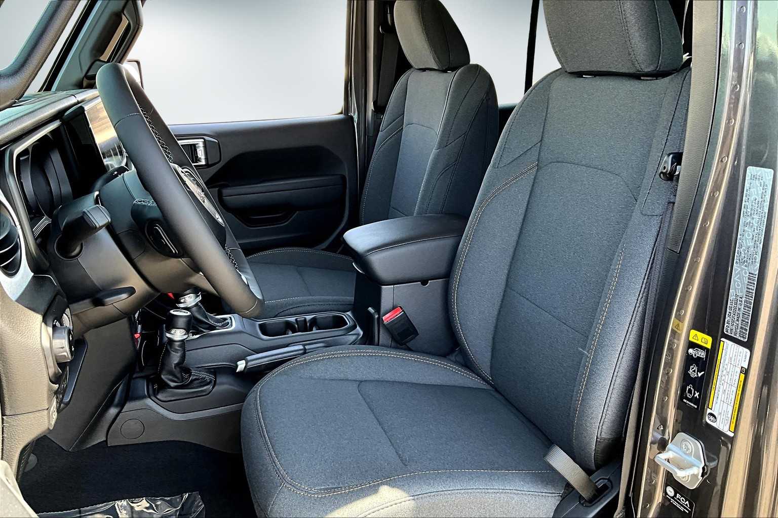 Thumbnail: 2025 Jeep Gladiator - 11