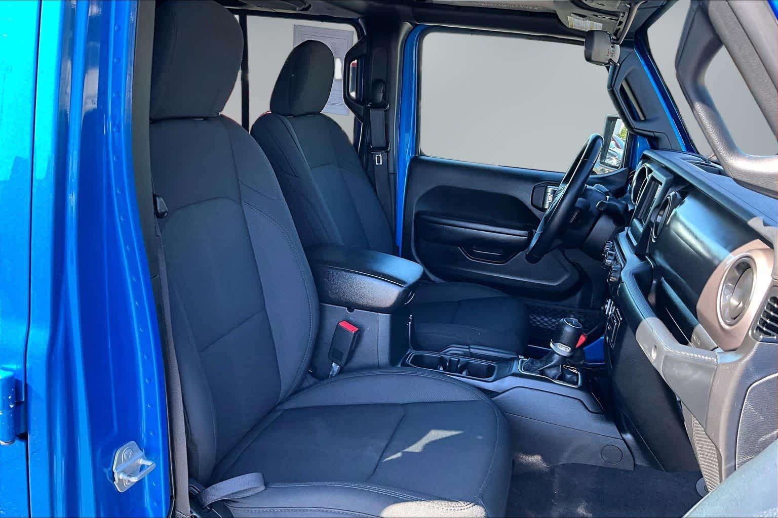 Thumbnail: 2021 Jeep Gladiator - 12