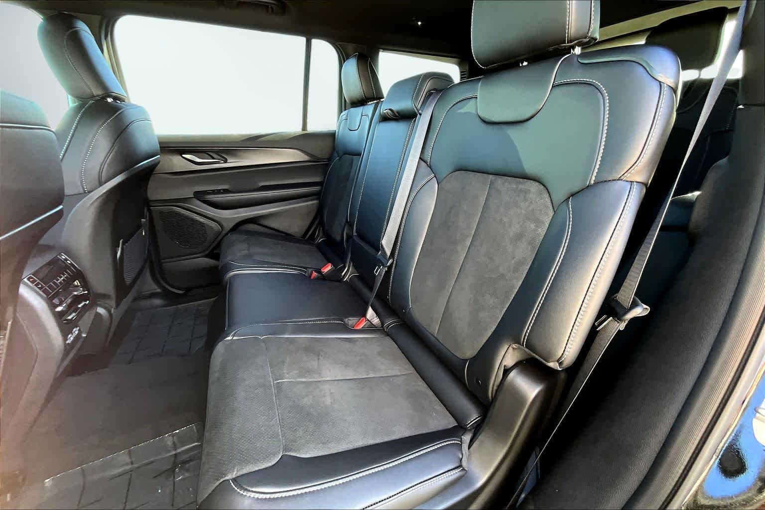 Thumbnail: 2025 Jeep Grand Cherokee - 13