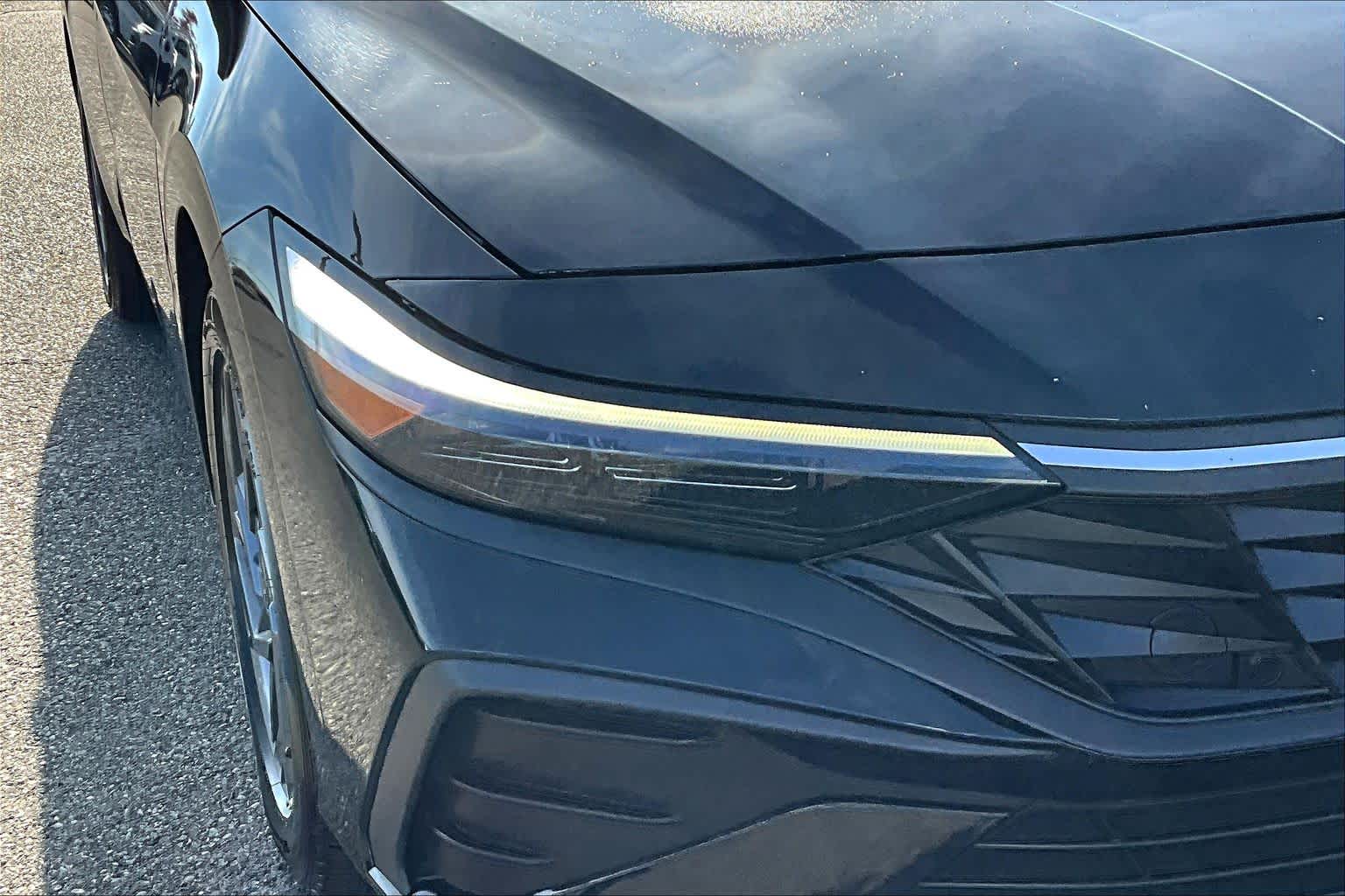 Thumbnail: 2024 Hyundai Elantra - 32