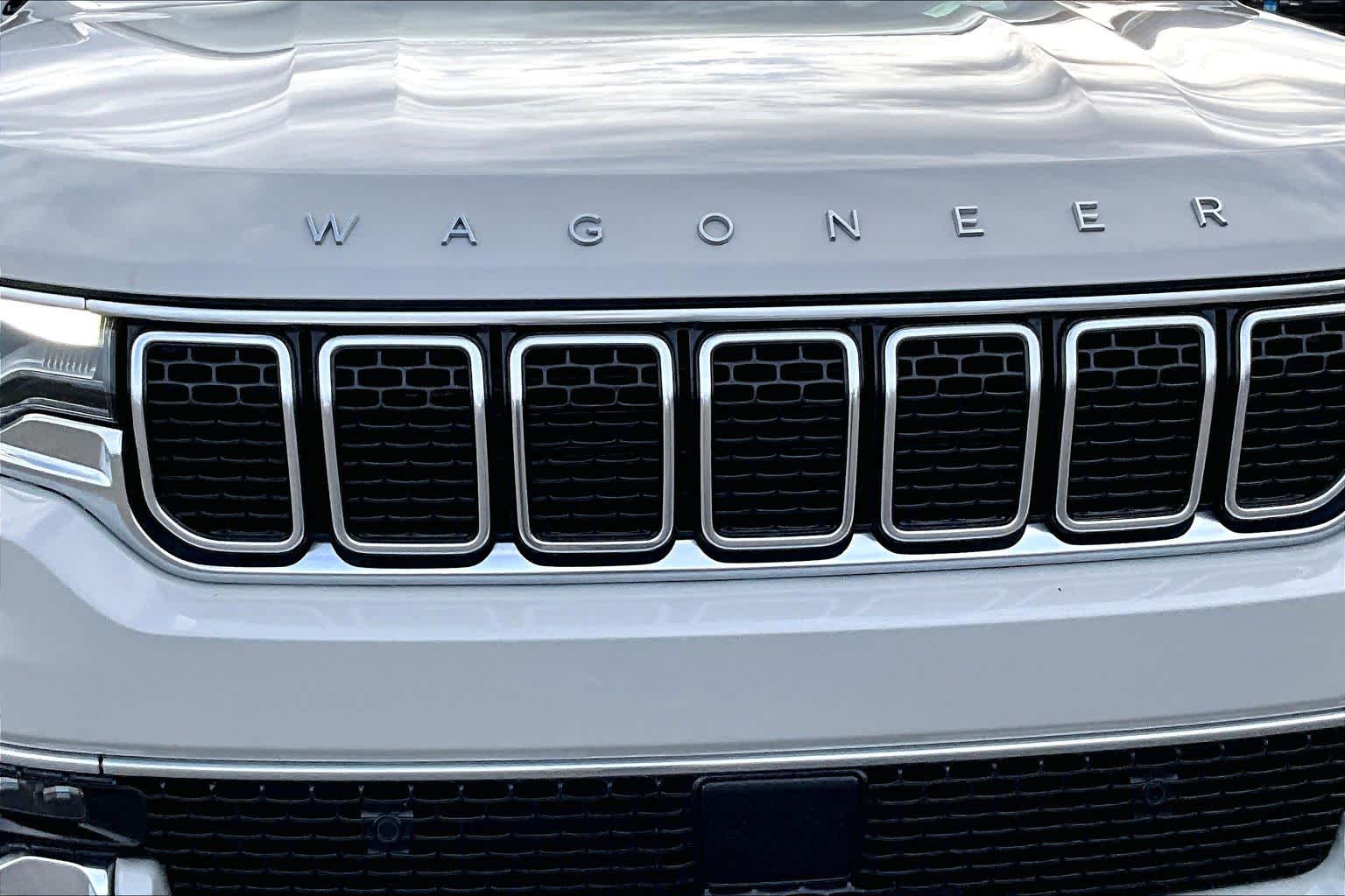 Thumbnail: 2022 Jeep Wagoneer - 35