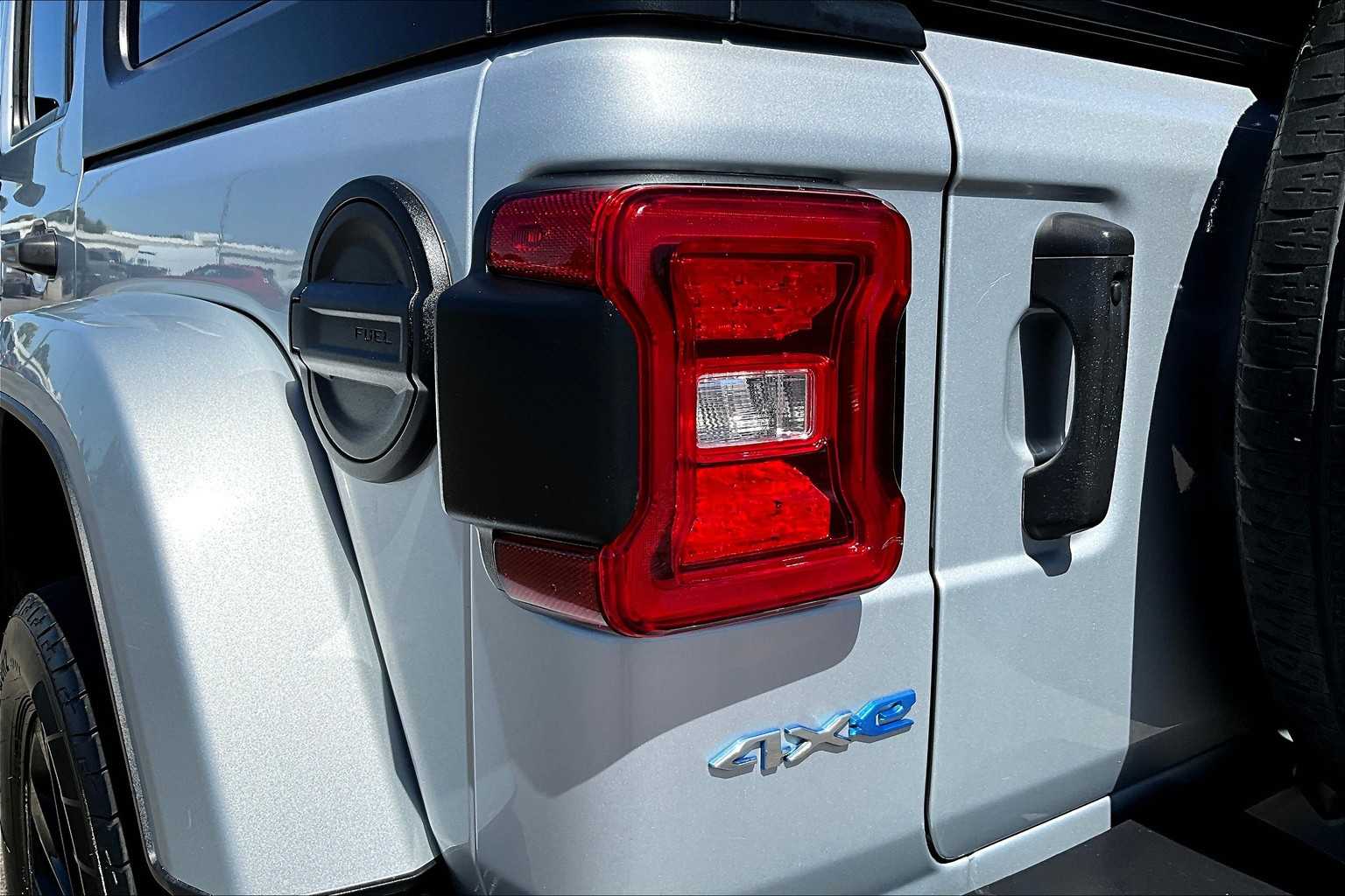 Thumbnail: 2023 Jeep Wrangler - 33