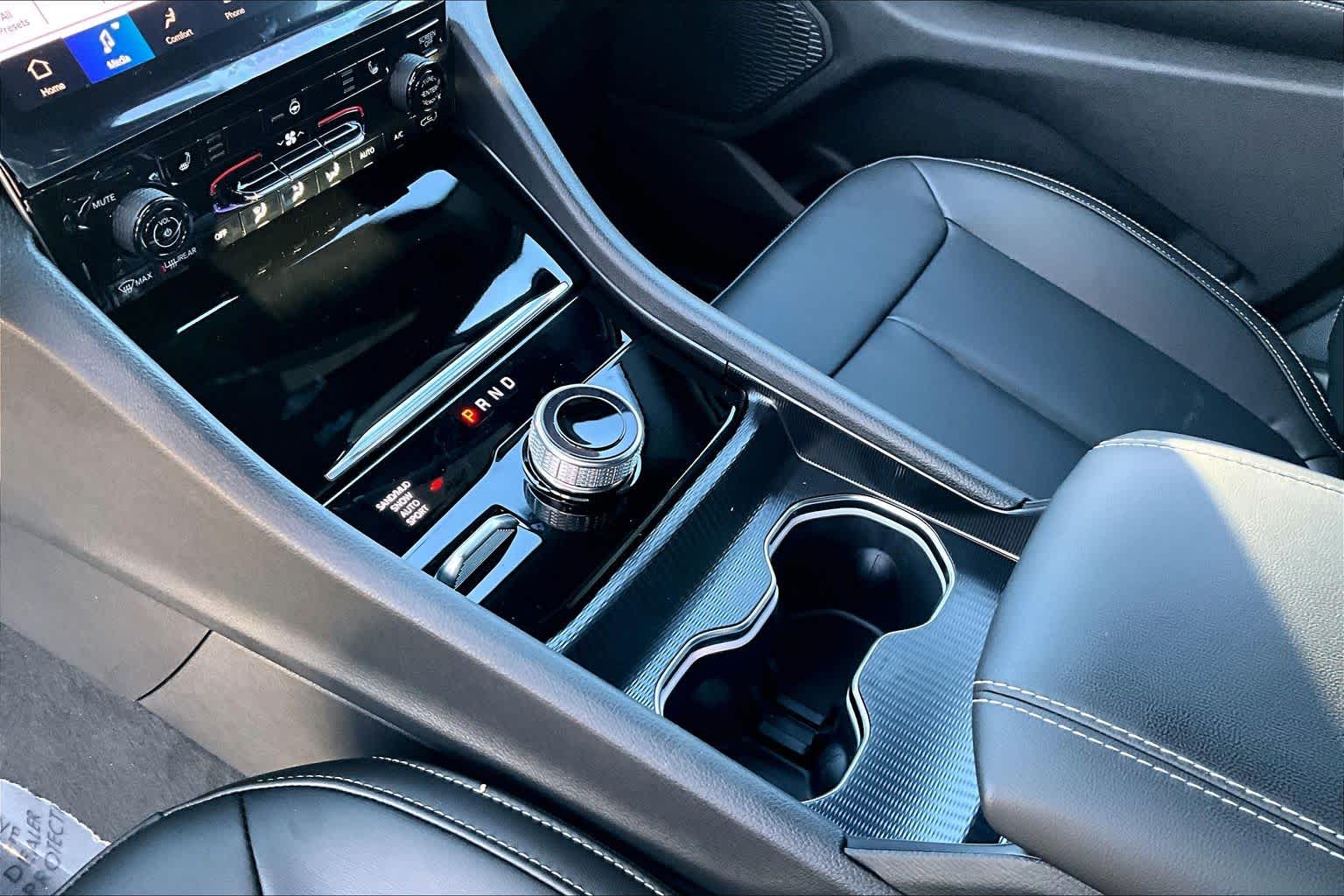 Thumbnail: 2025 Jeep Grand Cherokee - 17