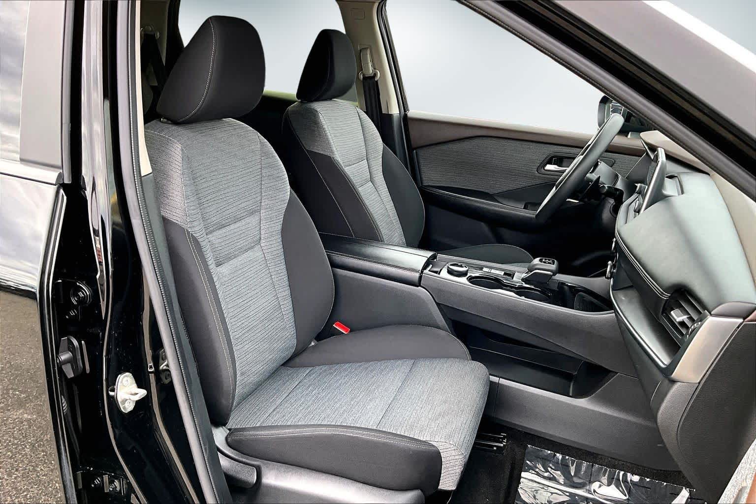 Thumbnail: 2023 Nissan Rogue - 14