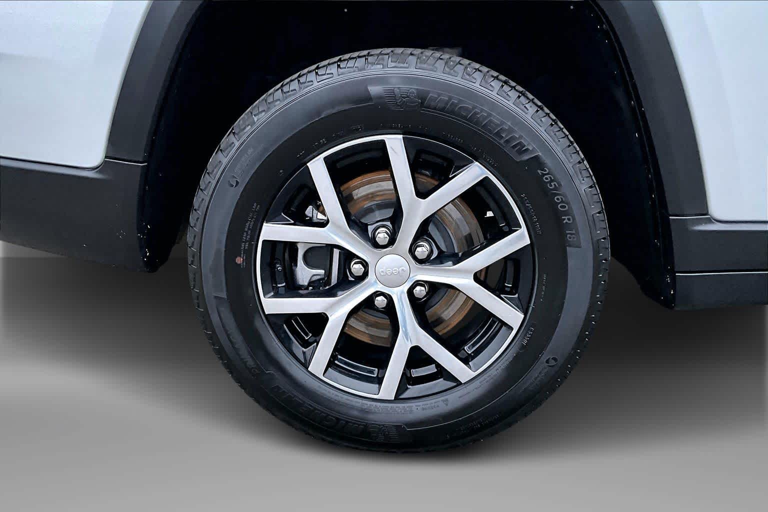 Thumbnail: 2024 Jeep Grand Cherokee L - 36