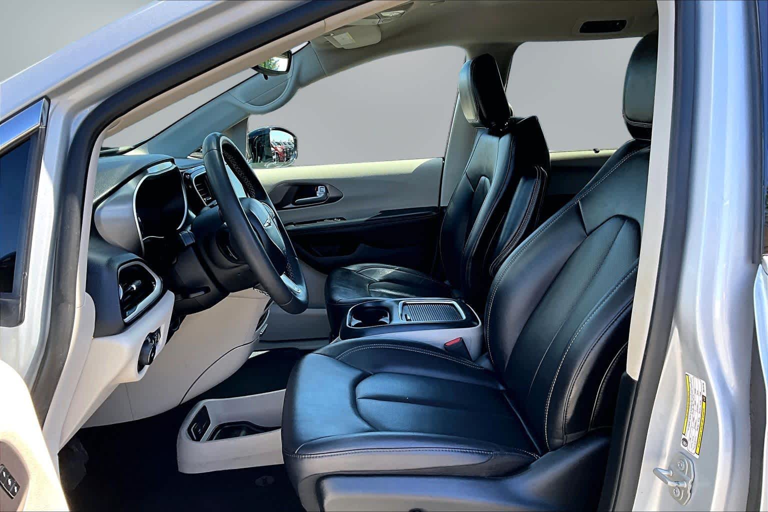 Thumbnail: 2024 Chrysler Pacifica - 11