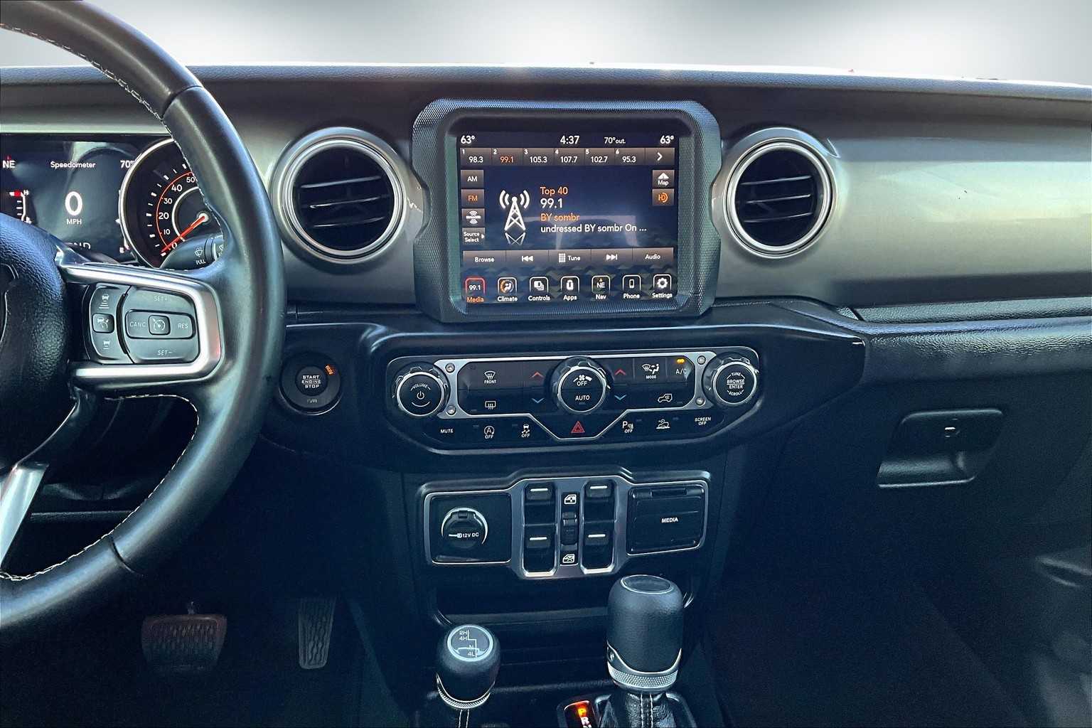 Thumbnail: 2020 Jeep Gladiator - 15