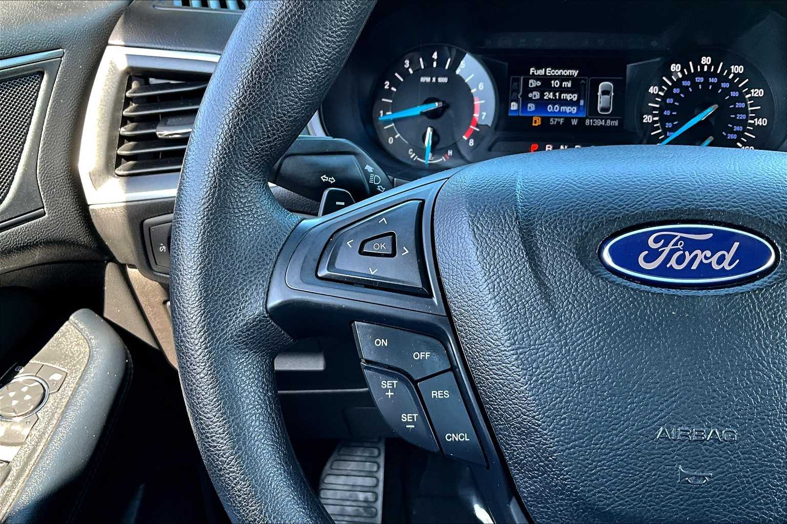 Thumbnail: 2017 Ford Edge - 21
