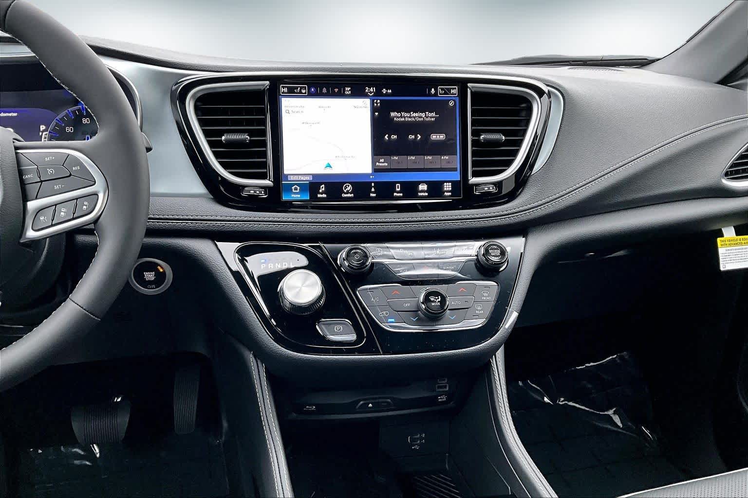 Thumbnail: 2026 Chrysler Pacifica - 16