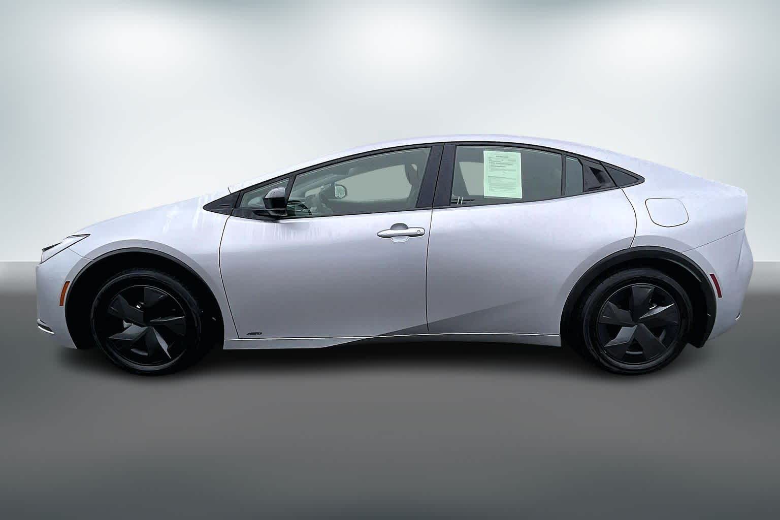 Thumbnail: 2024 Toyota Prius - 3