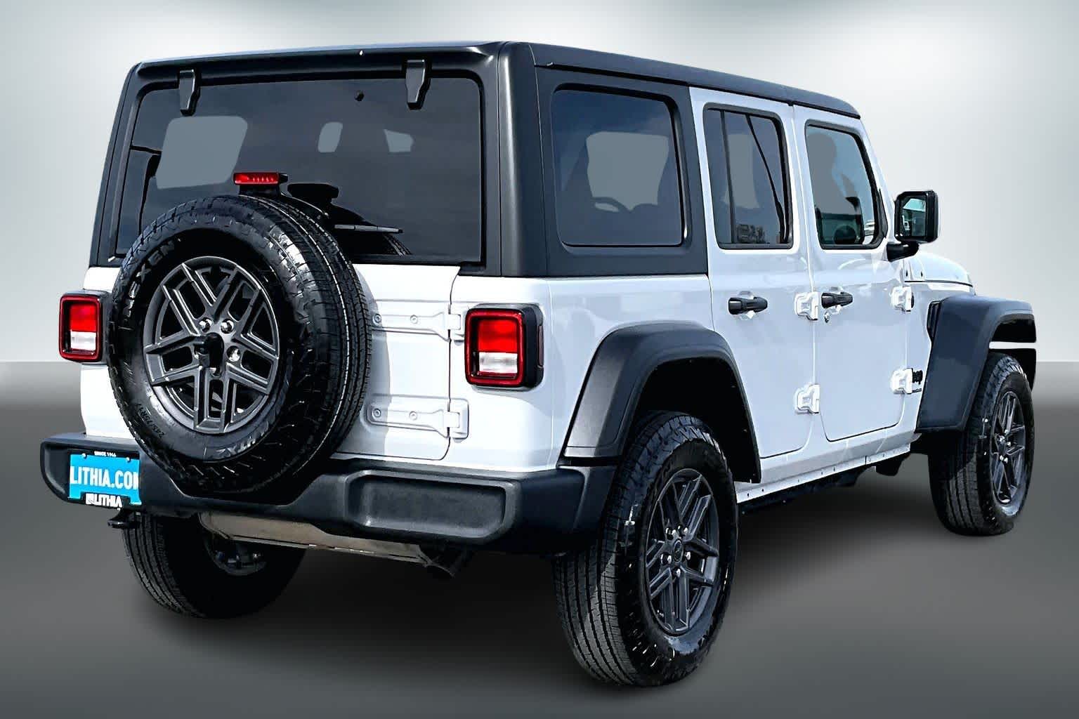 Thumbnail: 2024 Jeep Wrangler - 22