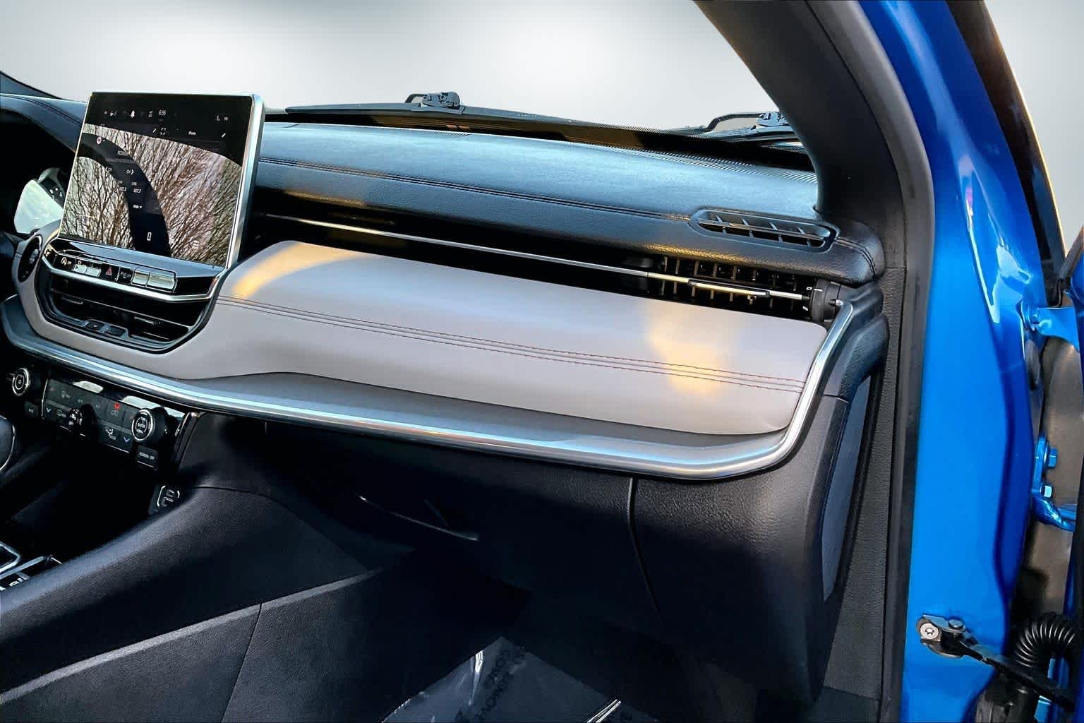 Thumbnail: 2024 Jeep Compass - 23