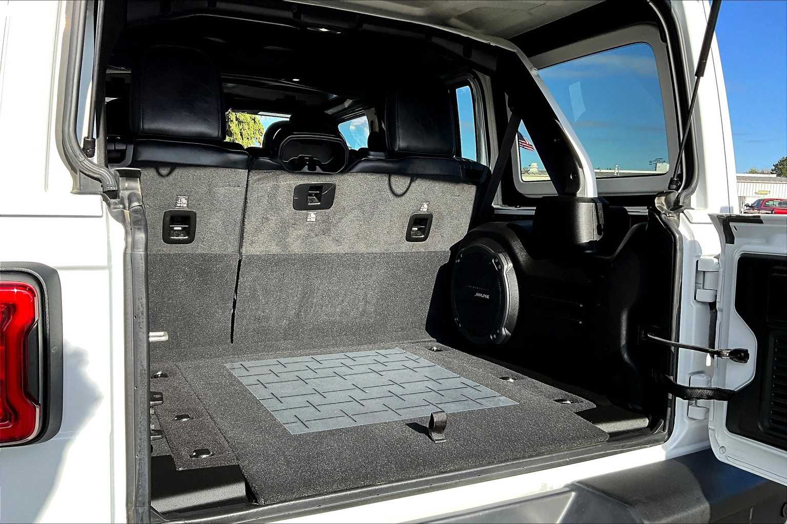 Thumbnail: 2024 Jeep Wrangler - 17