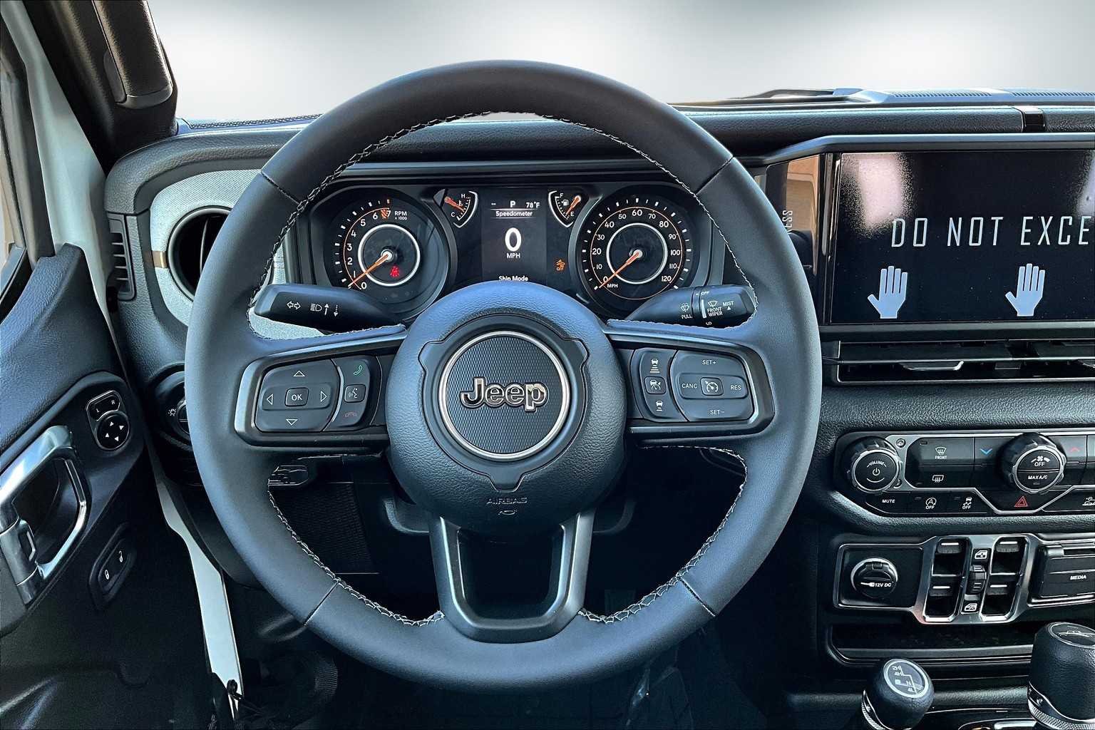 Thumbnail: 2025 Jeep Gladiator - 15